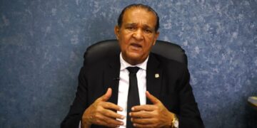 Líderes sindicales del transporte apoyan modernización con semáforos inteligentes llevado a cabo por INTRANT