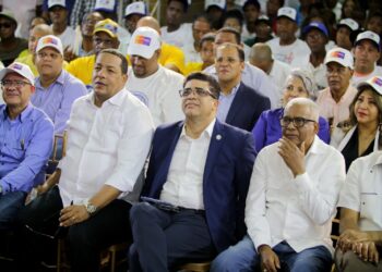 Dío Astacio juramenta más de 100 movimientos en apoyo a su candidatura en el Sector Externo