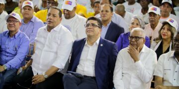 Dío Astacio juramenta más de 100 movimientos en apoyo a su candidatura en el Sector Externo