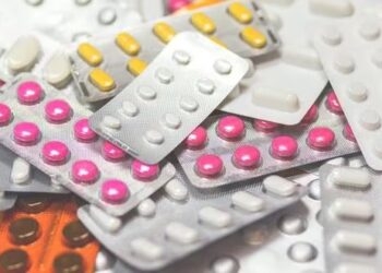 Desarticulan red de presunta falsificación de medicamentos contra el cáncer en Ecuador