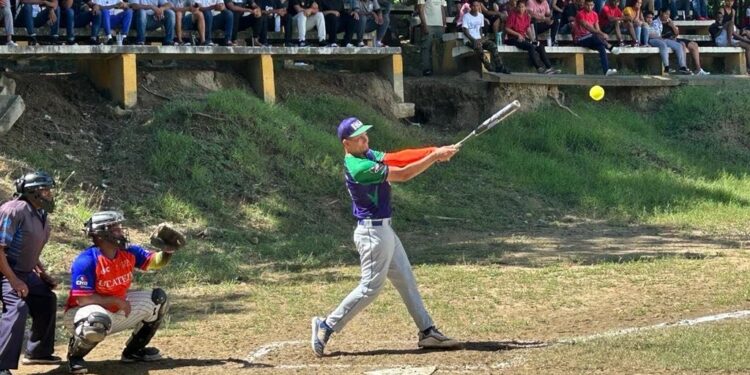 Softbol marca el reinicio de las actividades deportivas universitario