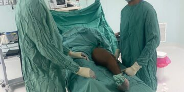 Ney Arias Lora realiza importante operativo quirúrgico de Reconstrucción Ósea