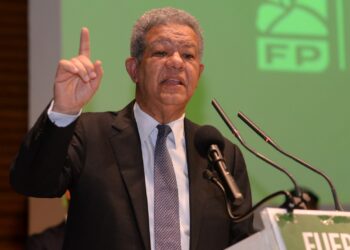 Leonel llama a Abinader a dejar de señalar tanto el pasado y resolver problemas del presente