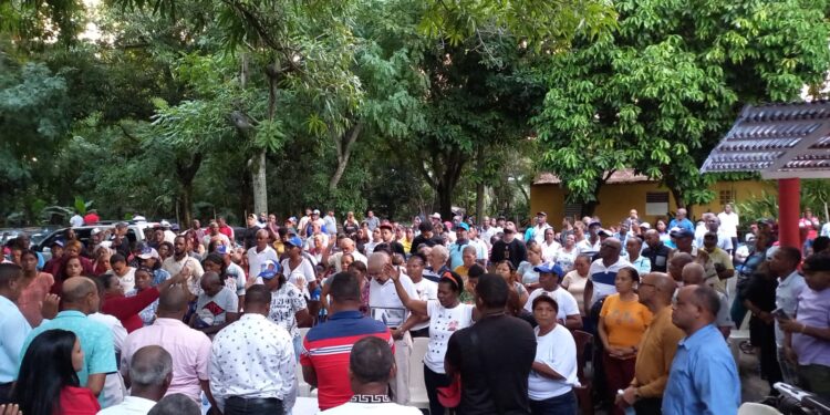 Alcalde de Pedro Brand insta a unificar el PRM en esa localidad