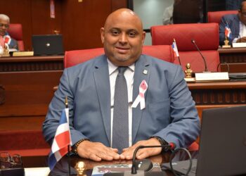 Senador Lenín Váldez presenta proyecto para modificar la Ley 33-18 de Partidos Políticos