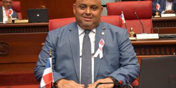 Senador Lenín Váldez presenta proyecto para modificar la Ley 33-18 de Partidos Políticos