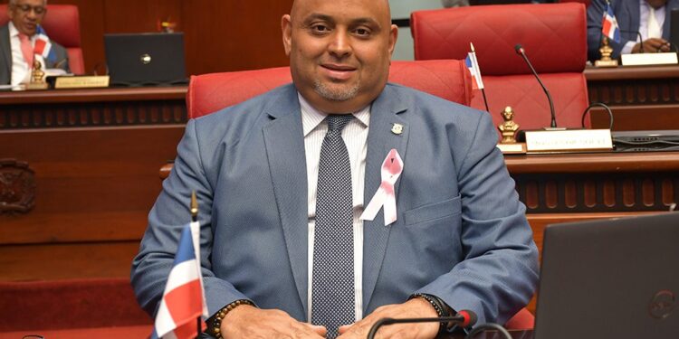 Senador Lenín Váldez presenta proyecto para modificar la Ley 33-18 de Partidos Políticos