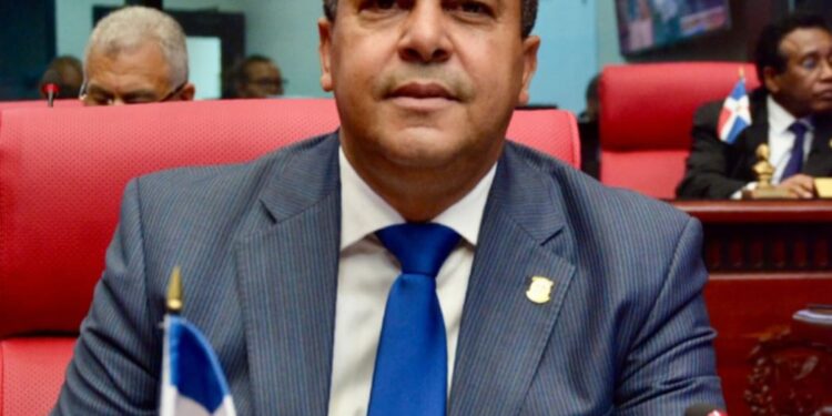 Senador solicita construcción presa sobre rio Amina