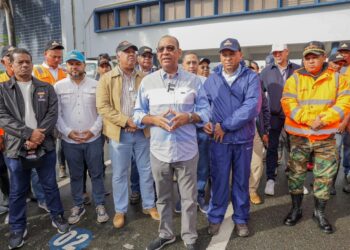Ministro de Obras Públicas  pone en marcha operativo de limpieza, rescate y ordenamiento de las vías afectadas por las lluvias