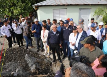 Presidente Abinader recorre zonas de desastre en provincias Duarte y San José de Ocoa