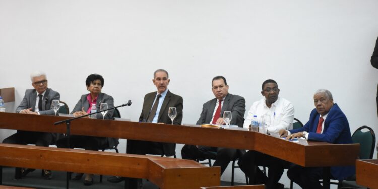 CONESCyT aprueba Evaluación Quinquenal de 17 universidades e instituciones superiores