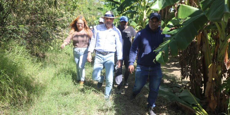Agricultura anuncia ayudas a productores afectados en San Juan, Azua y Peravia