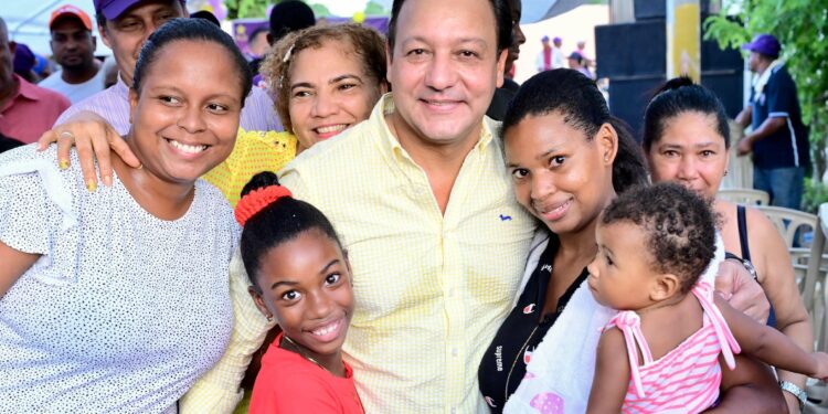 Abel Martínez: "Mi compromiso es con las mujeres y su desarrollo"