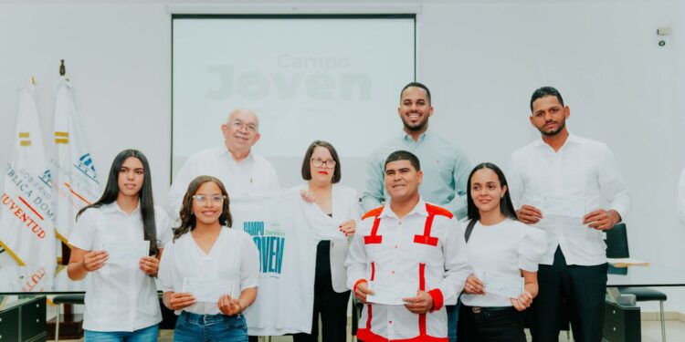 Jóvenes del proyecto “Campo Joven” reciben respaldo con RD$100 millones a tasa 0%
