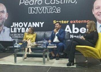 Experto en ventas y mercadeo imparte conferencia "Cultivando Positividad"