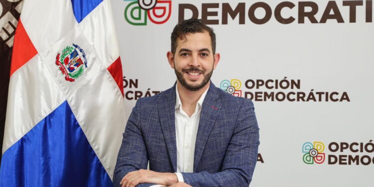 Opción Democrática anuncia candidatura de Eric Ortiz a senador del DN