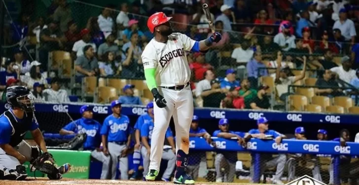 Franmil Reyes conecta cuadrangular de 463 pies de distancia