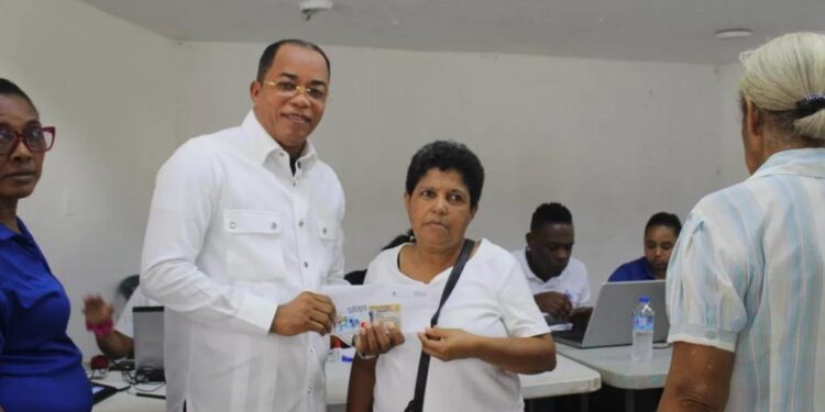 ADESS logra cambiar más de un millón de tarjetas a beneficiarios de programas sociales