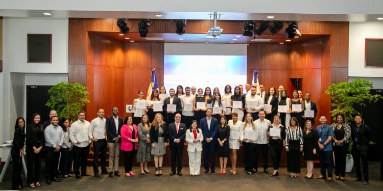 ProDominicana fortalece habilidades de profesionales en Comercio Exterior e Inversión Extranjera Directa