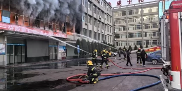 Incendio en edificio de mina de carbón deja 26 muertos en China