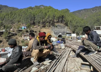 Recta final para rescatar a 41 trabajadores atrapados en un túnel de India