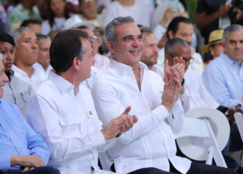 Presidente Abinader deja inaugurado festival del cigarro