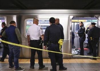 Discusión entre pasajeros en el metro de Nueva York termina en tiroteo