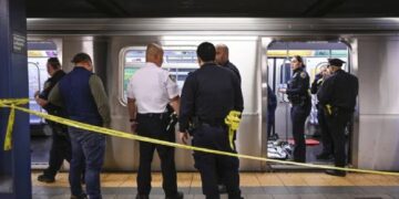 Discusión entre pasajeros en el metro de Nueva York termina en tiroteo