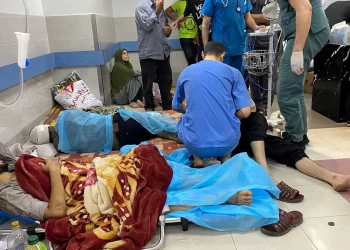 Israel ataca simultáneamente varios hospitales de Gaza dejando decenas de muertos