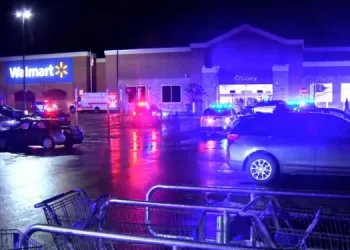 Hombre armado hiere a cuatro personas tras realizar tiroteo en un Walmart