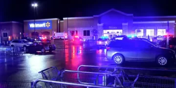 Hombre armado hiere a cuatro personas tras realizar tiroteo en un Walmart