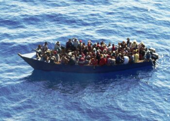 Al menos 89 dominicanos repatriados tras interceptar yola en aguas de puertorriqueñas