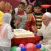 El papa celebra su 87 cumpleaños con fiesta rodeado de niños