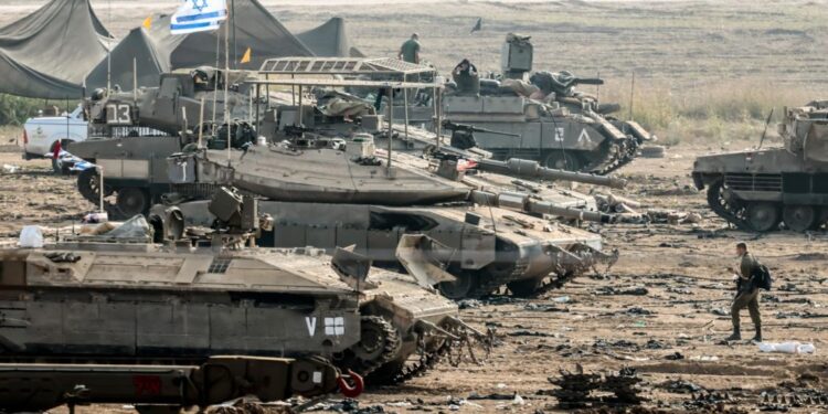 Al menos 63 personas muertas en bombardeos israelíes en Gaza, según fuentes palestinas