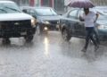 Mayormente nublado con aguaceros fuertes en ocasiones, tronadas y ráfagas de viento sobre varias provincias