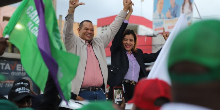 Acompañante de boleta de Carlos Guzmán dice está lista para impulsar un futuro mejor para SDN 