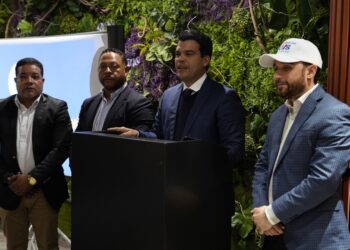 Wellington Arnaud juramenta el movimiento Cosechando con Luis 24-28 en la ciudad de Nueva York