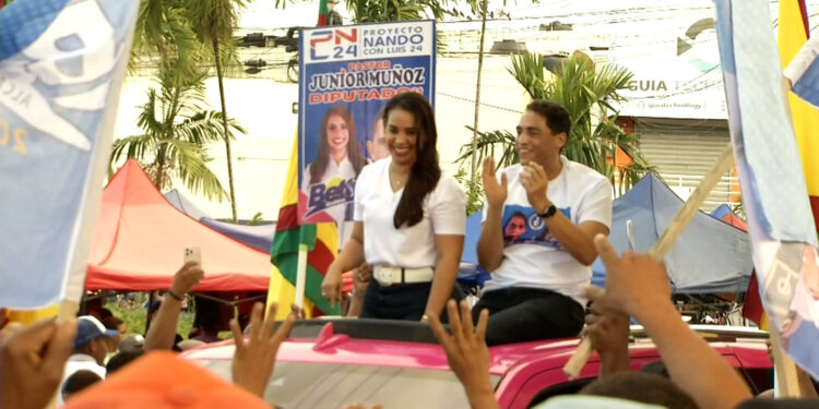 Candidata ASDN, Betty Gerónimo realiza bandereo