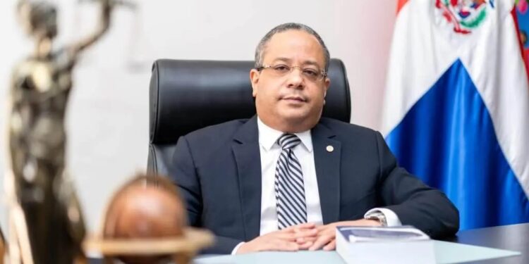 Napoleón Estévez Lavandier es el nuevo presidente del Tribunal Constitucional