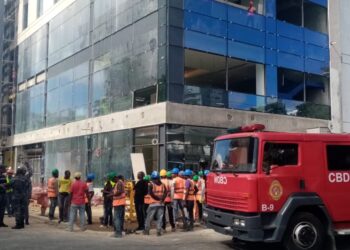 911 coordinó asistencia en evento ocurrido en construcción de edificio en Av. Churchill