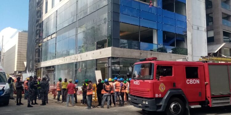 911 coordinó asistencia en evento ocurrido en construcción de edificio en Av. Churchill