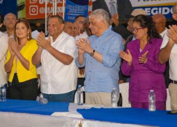 Carlos Guzmán es proclamado oficialmente a la misma posición por el PRD