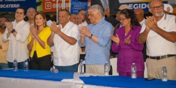 Carlos Guzmán es proclamado oficialmente a la misma posición por el PRD