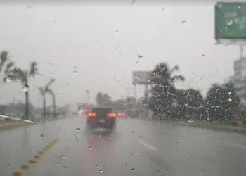 Nublado en algunas localidades con aguaceros y ráfagas de viento