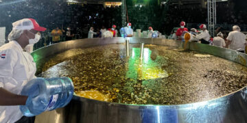 2,300 libras faltaron para romper Récord del sancocho más grande del mundo en RD