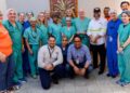 Reconocen a equipo de médicos del Atrium Health Wake Forest Baptist por Jornadas de Cirugías junto a Hanesbrands