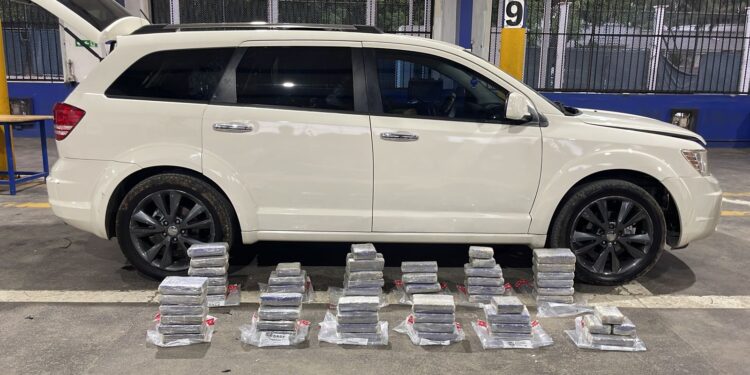 Confiscan otros 61 paquetes presumiblemente de cocaína; serían enviados a Puerto Rico