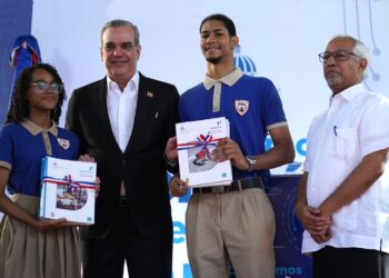 Gobierno entrega a la comunidad educativa el “Último Libro” de la primera serie de textos del proyecto Libro Abierto