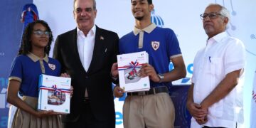 Gobierno entrega a la comunidad educativa el “Último Libro” de la primera serie de textos del proyecto Libro Abierto