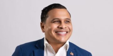 Lewin Santana pide a jóvenes no mirar atrás y apoyar al presidente Abinader